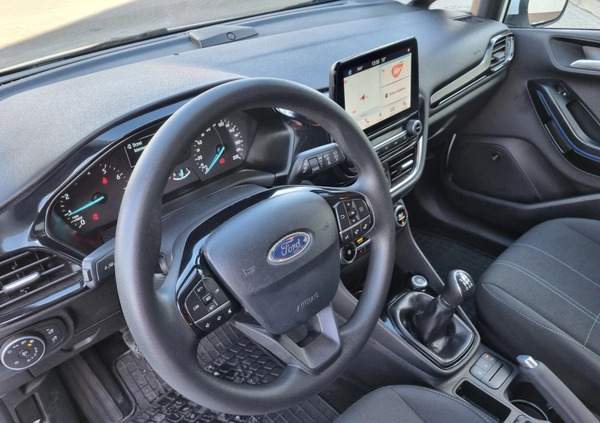 Ford Fiesta cena 36900 przebieg: 61500, rok produkcji 2018 z Brzostek małe 667